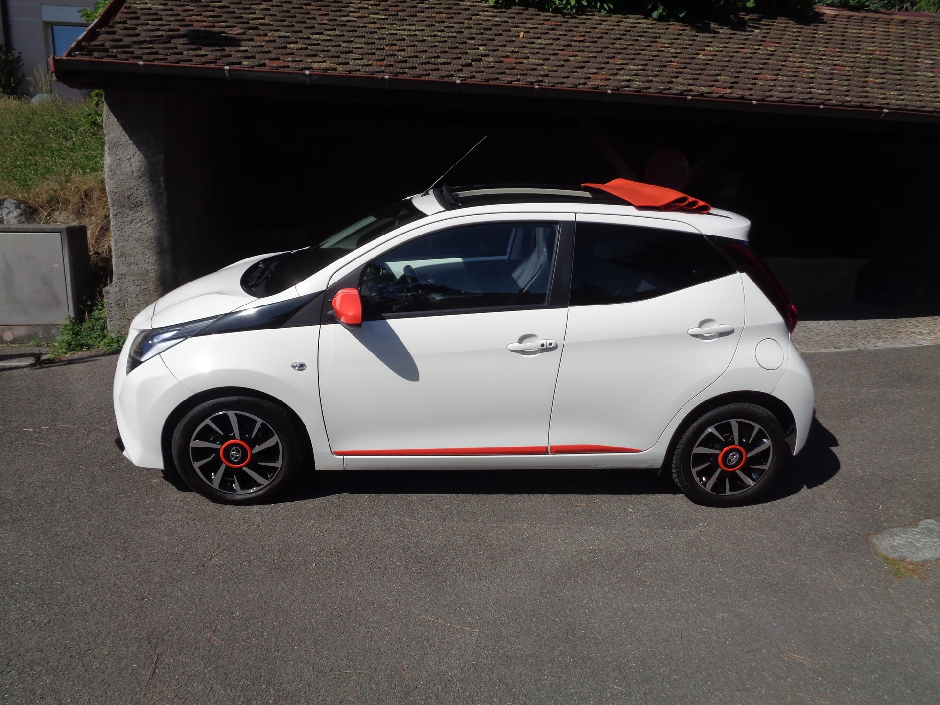 TOYOTA Aygo 1.0 VVT-i Limited White-image-3