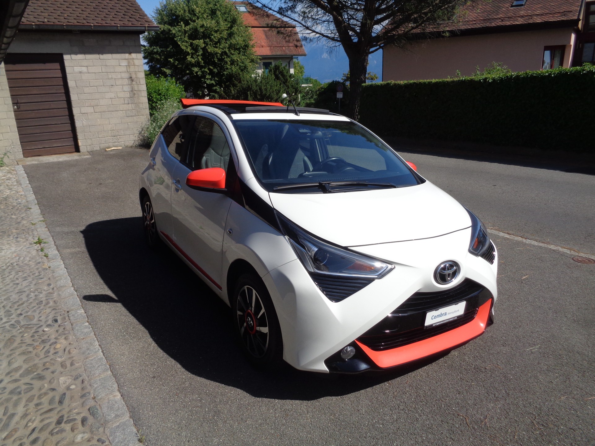 TOYOTA Aygo 1.0 VVT-i Limited White-image-2