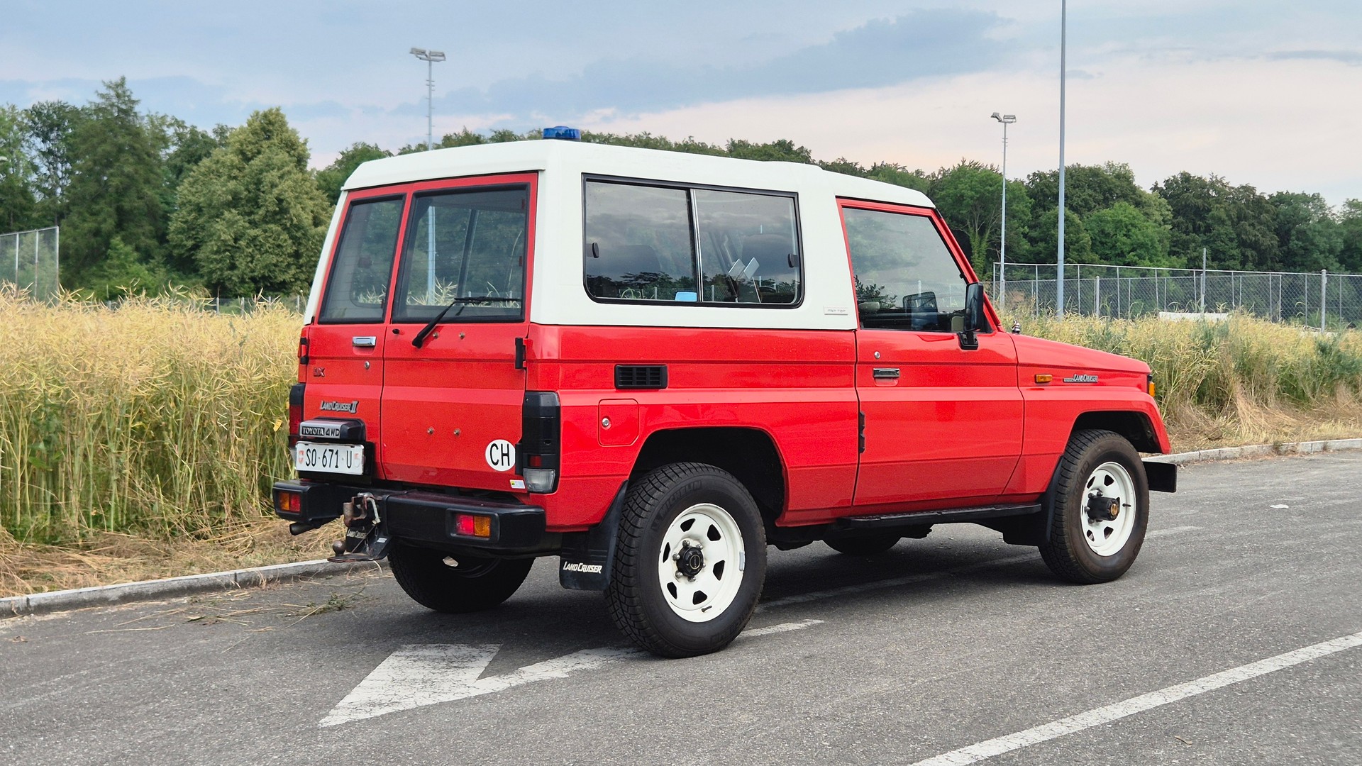 TOYOTA RJ 73 LV-MNEW FRP-Top-image-1