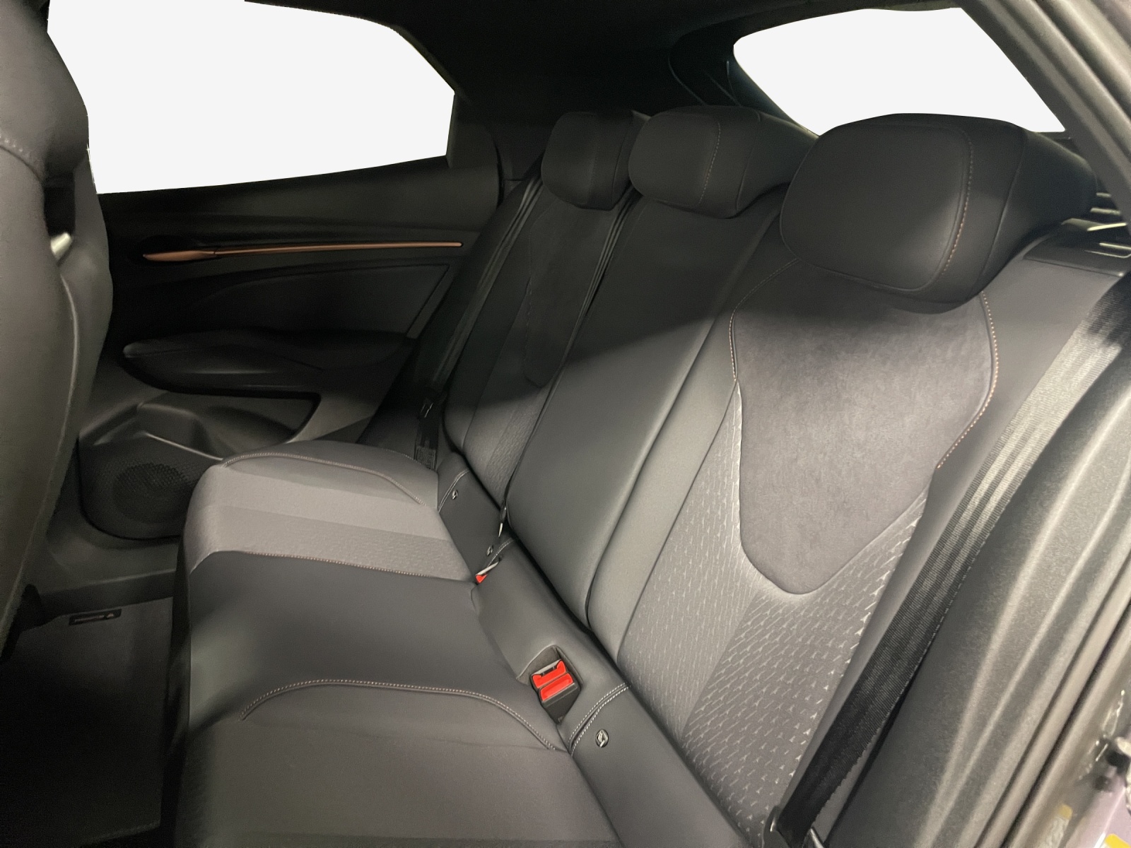 CUPRA Raval 52 kWh Dynamic+ Launch Edition-image-11