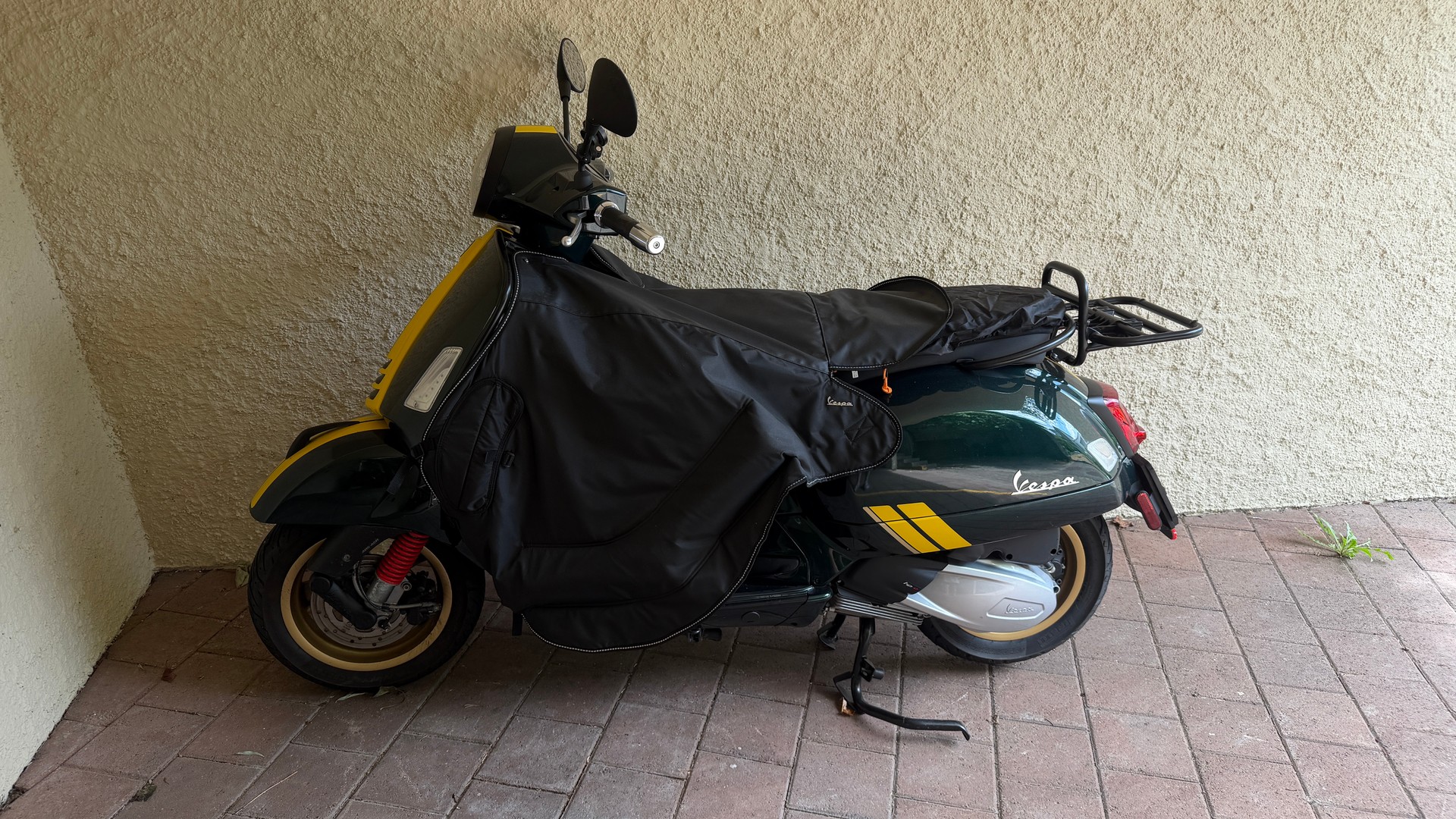 PIAGGIO Vespa GTS 300 HPE Racing Sixties ABS/ASR-image-11