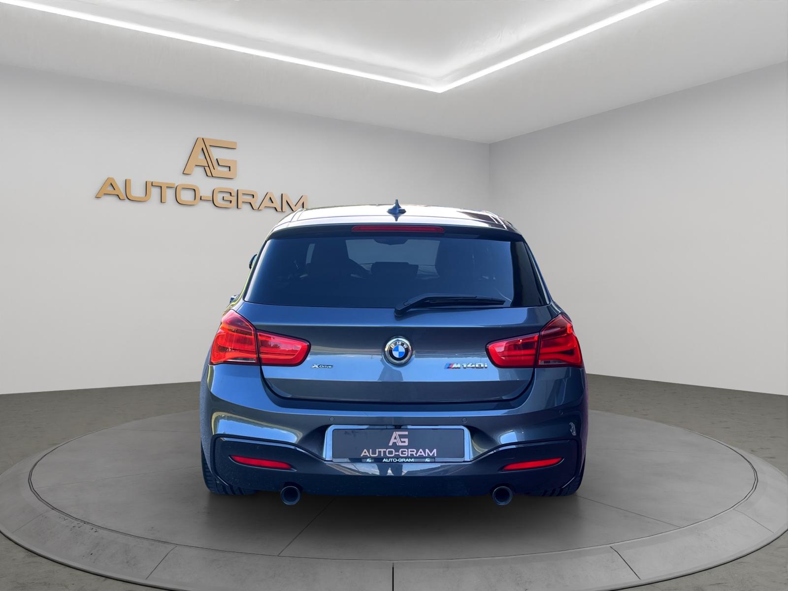 BMW M140i xDrive Steptronic-showroom-element-3