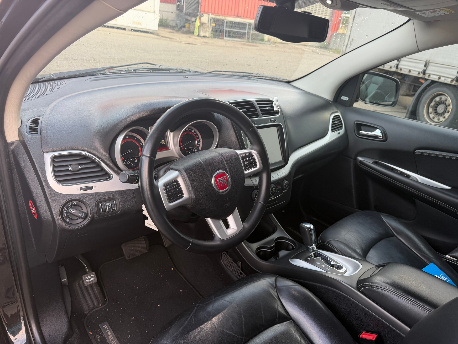 FIAT Freemont 2.0 MJ Cross AWD Automat-image-7
