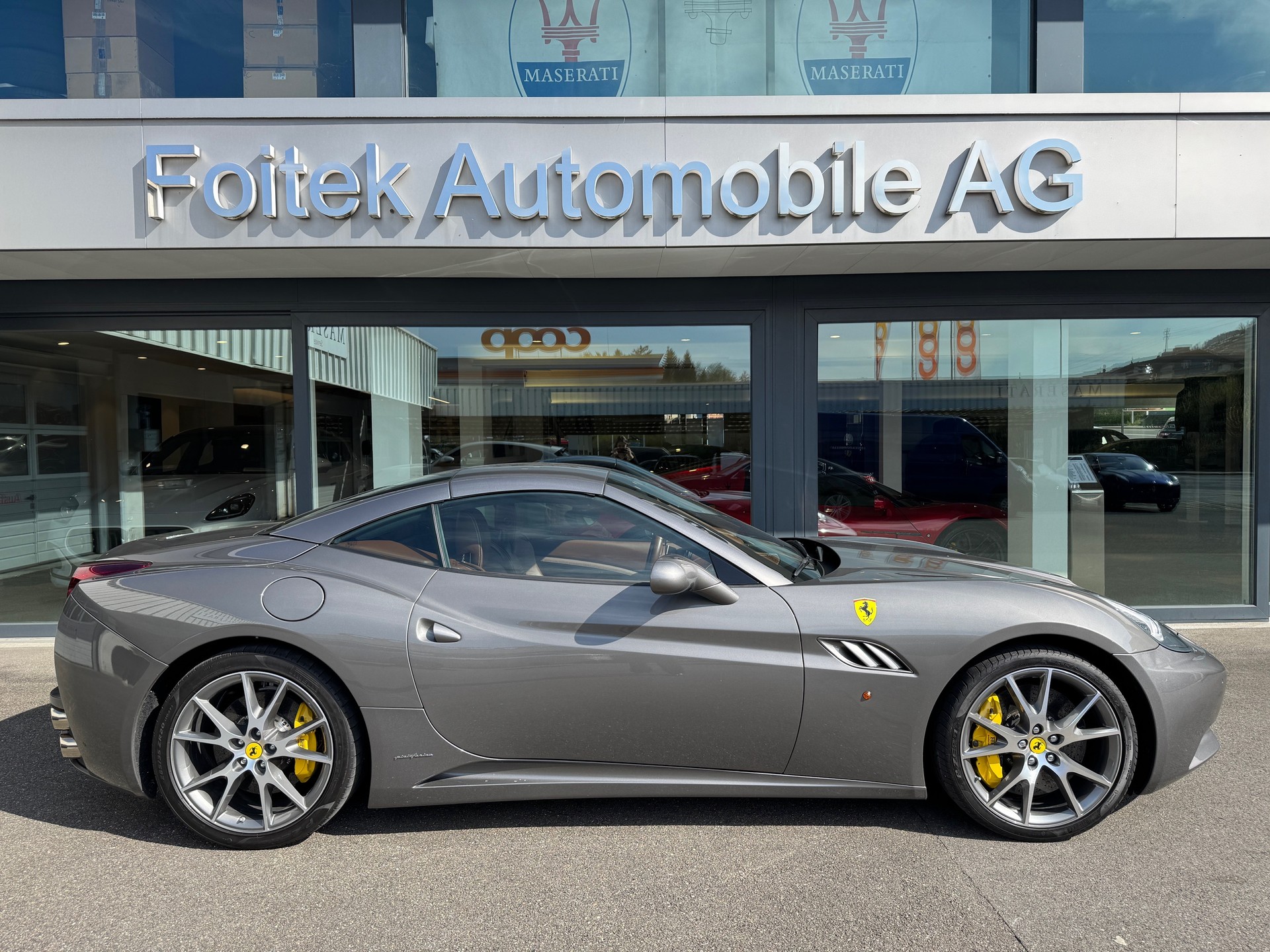 FERRARI California 4.3 V8