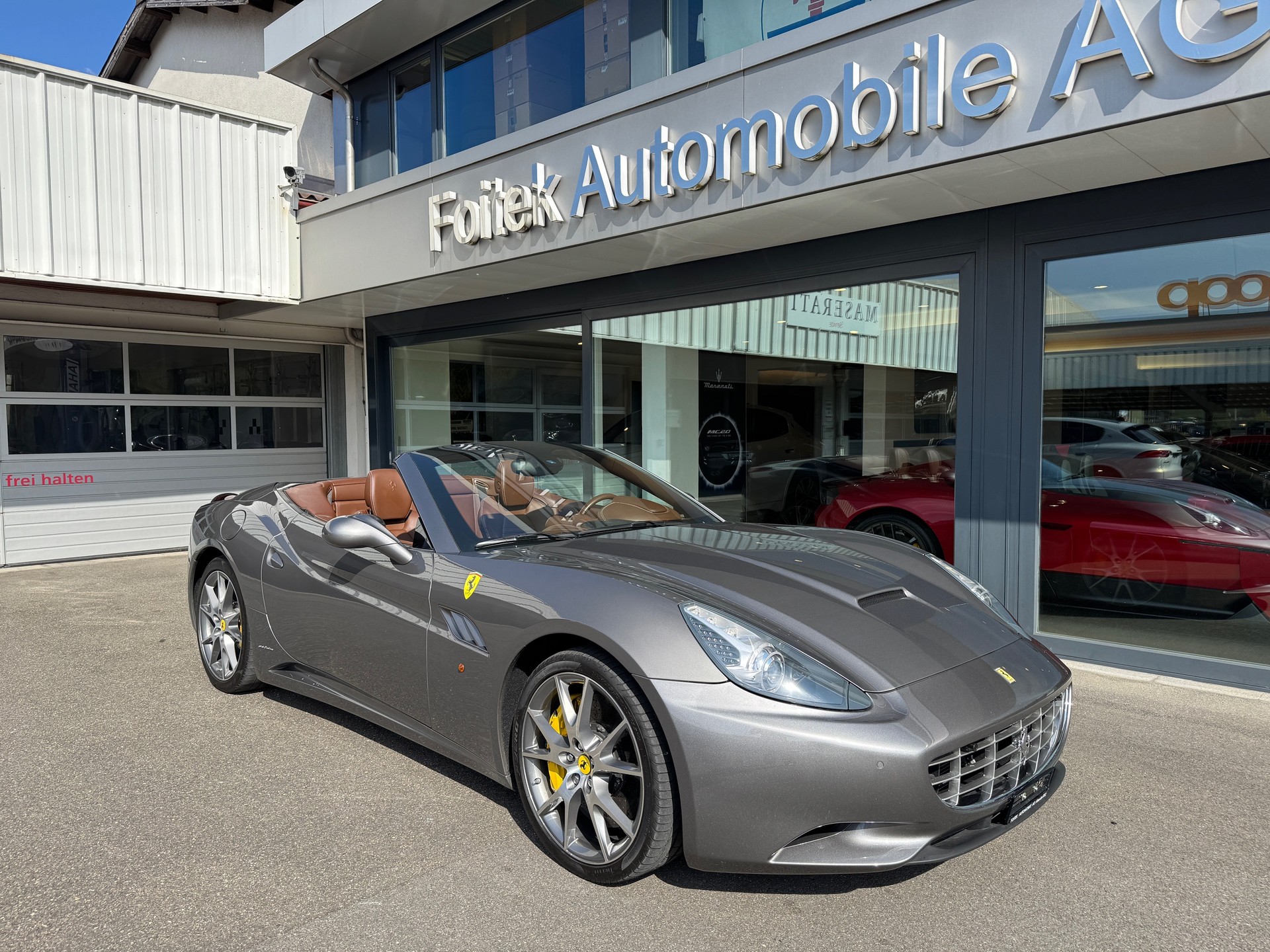 FERRARI California 4.3 V8-showroom-element-3