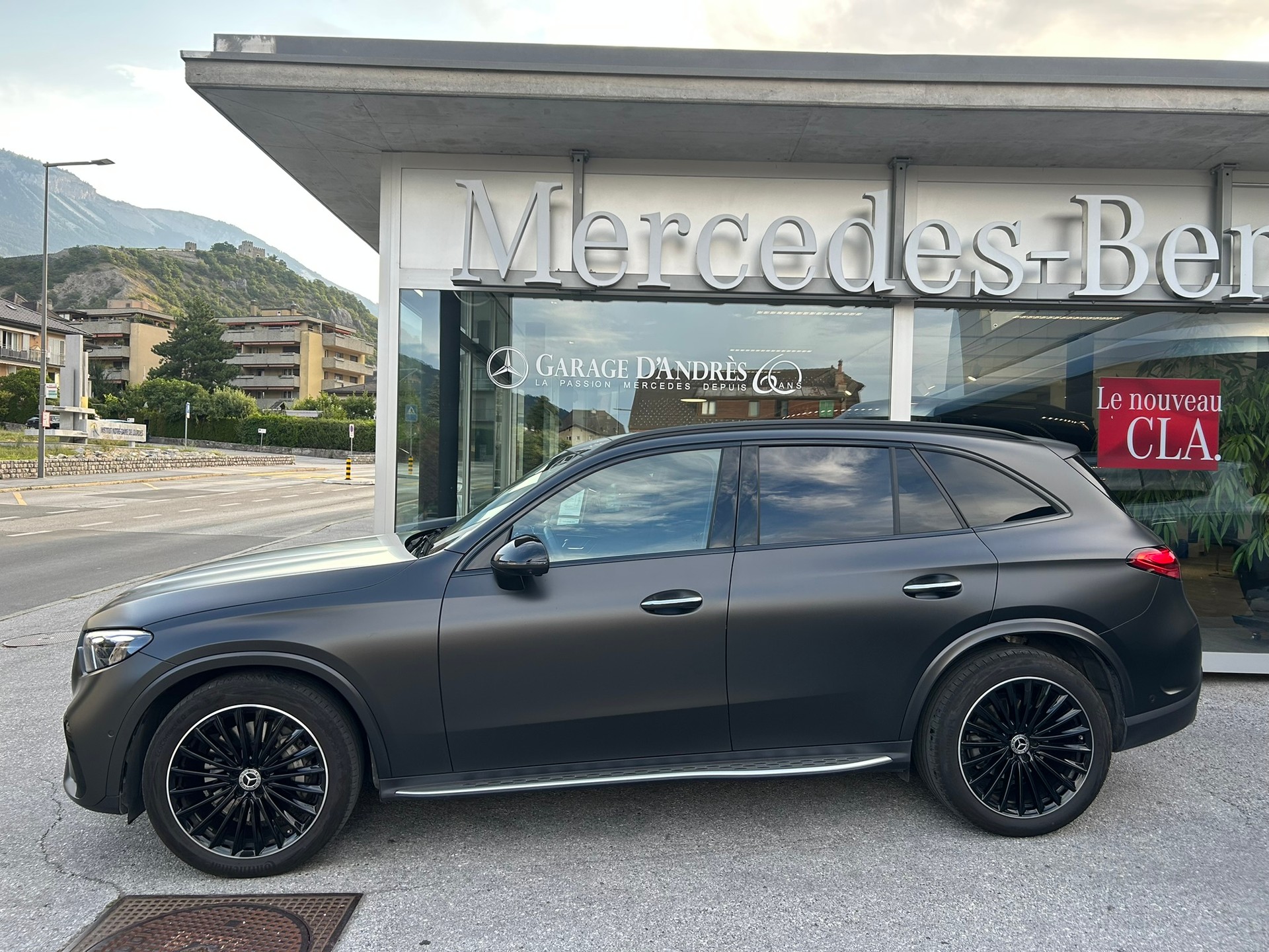 MERCEDES-BENZ GLC 300 4Matic 9G-Tronic-image-3
