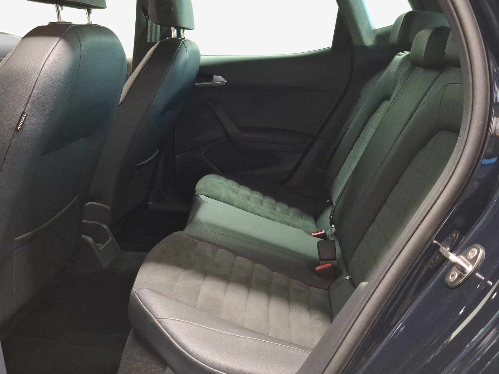 SEAT Arona 1.5 Eco TSI FR DSG-image-11