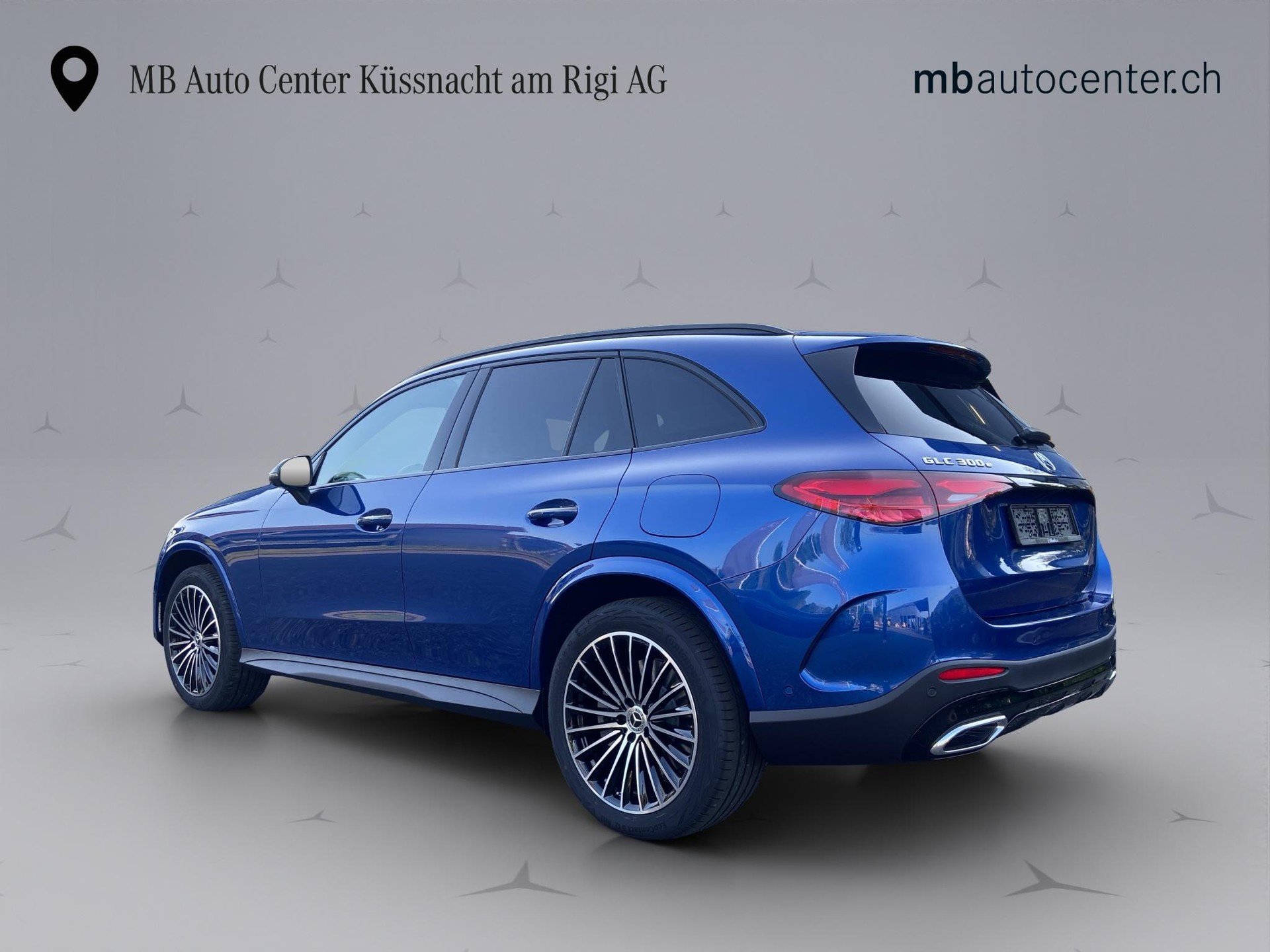 MERCEDES-BENZ GLC 300 e EQ Star AMG Line 4matic-showroom-element-3