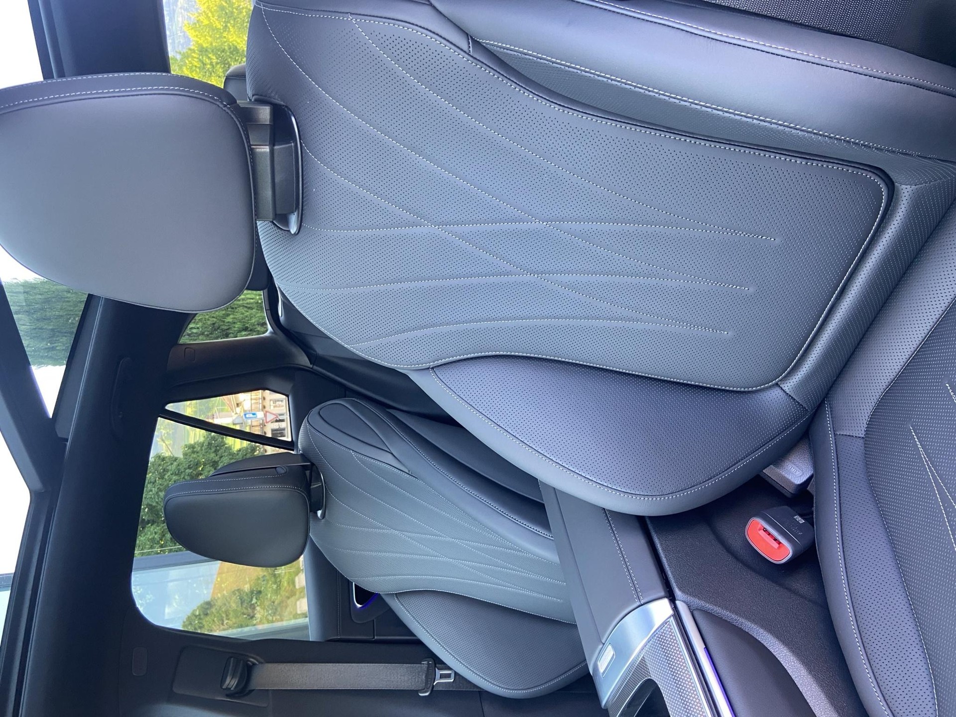 MERCEDES-BENZ GLC 300 e EQ Star AMG Line 4matic-image-22