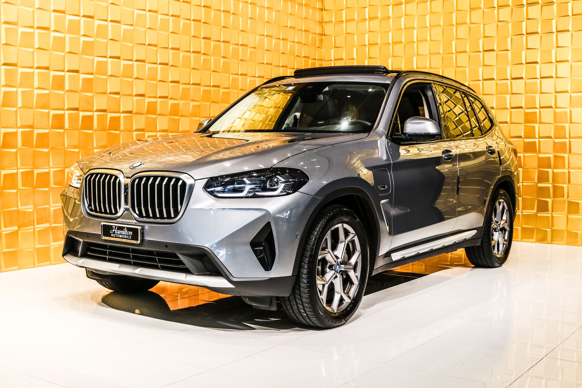 BMW X3 30e xDrive-showroom-element-3