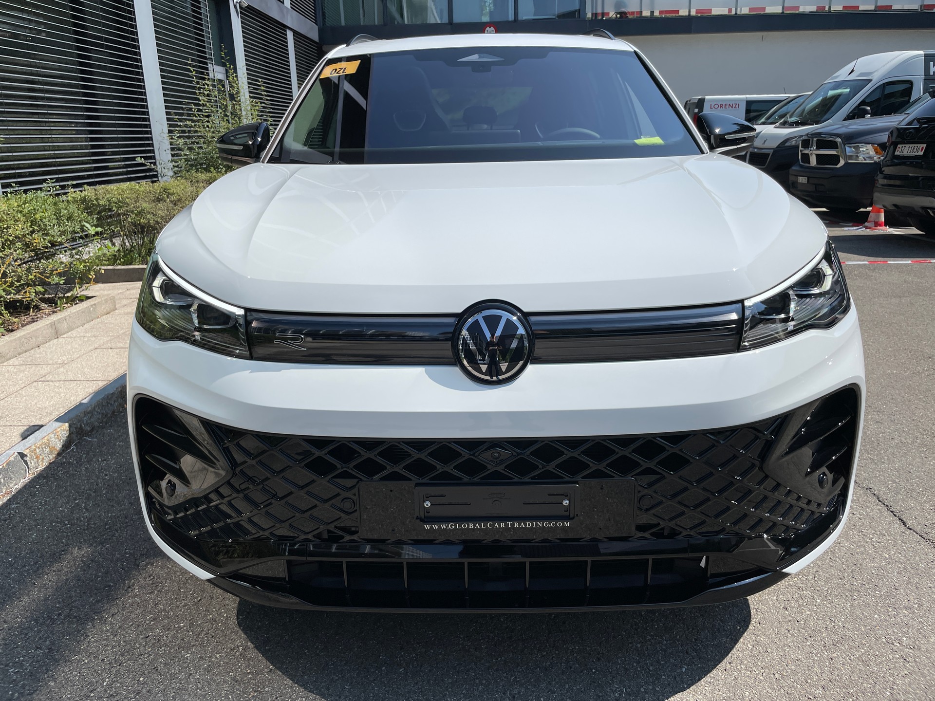 VW Tiguan 2.0 TDI SCR R-Line 4Motion DSG-showroom-element-1