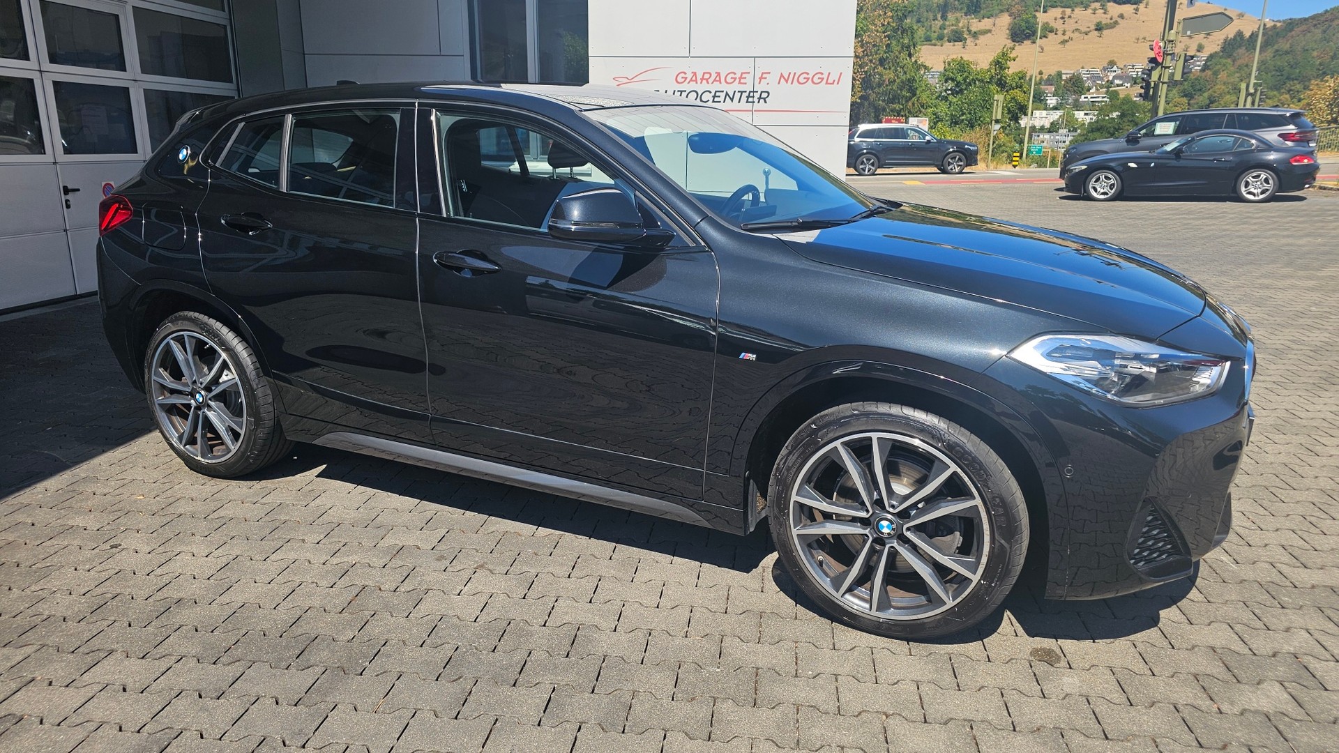 BMW X2 xDrive 20i M Sport-showroom-element-2
