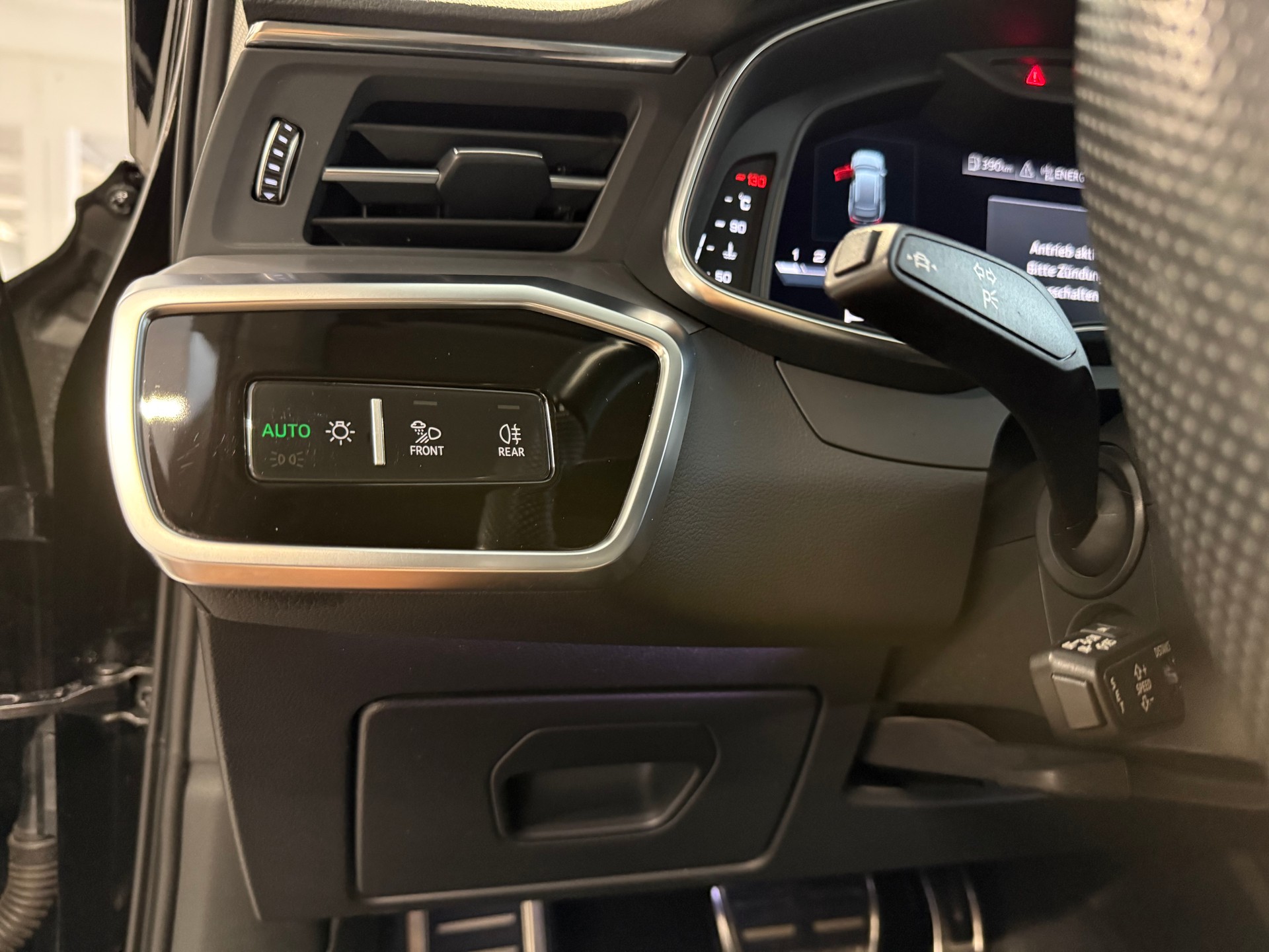 AUDI S6 Avant 3.0 TDI quattro tiptronic-image-12