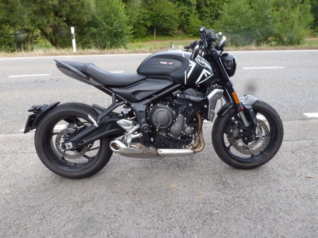 TRIUMPH Trident 660