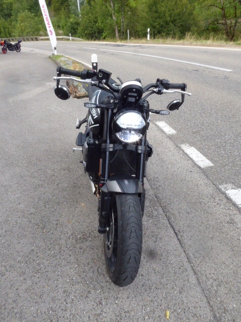 TRIUMPH Trident 660-showroom-element-1