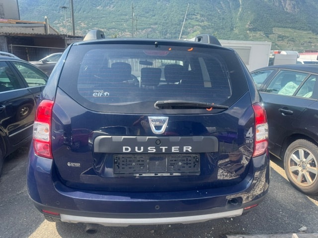 DACIA Duster 1.2 T Essential 4x4-image-4