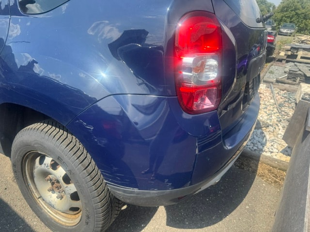 DACIA Duster 1.2 T Essential 4x4-image-7