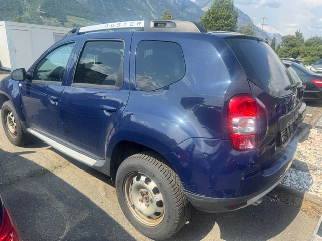 DACIA Duster 1.2 T Essential 4x4-image-6