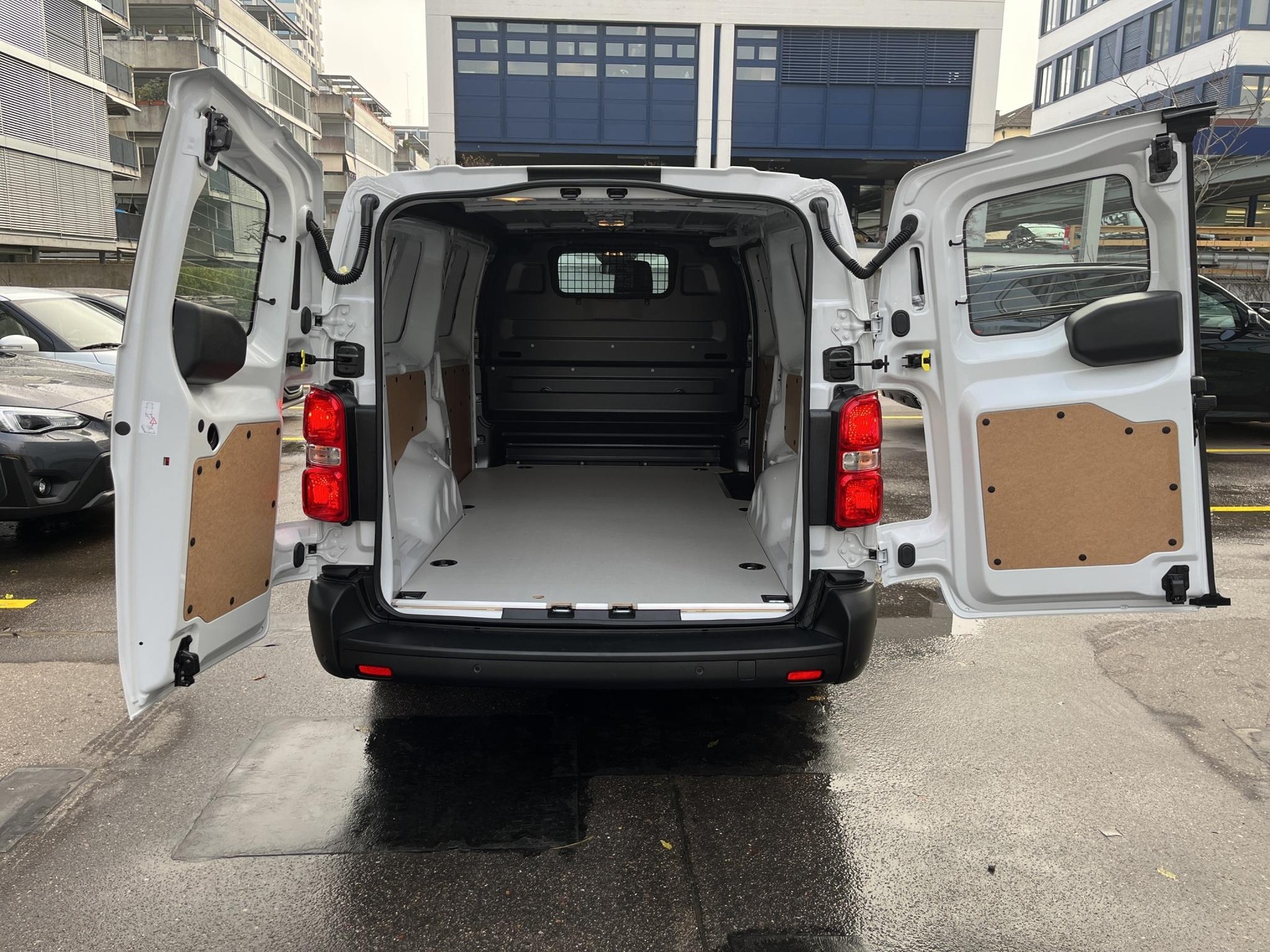 PEUGEOT e-Expert Kaw. Long 75 kWh-image-13