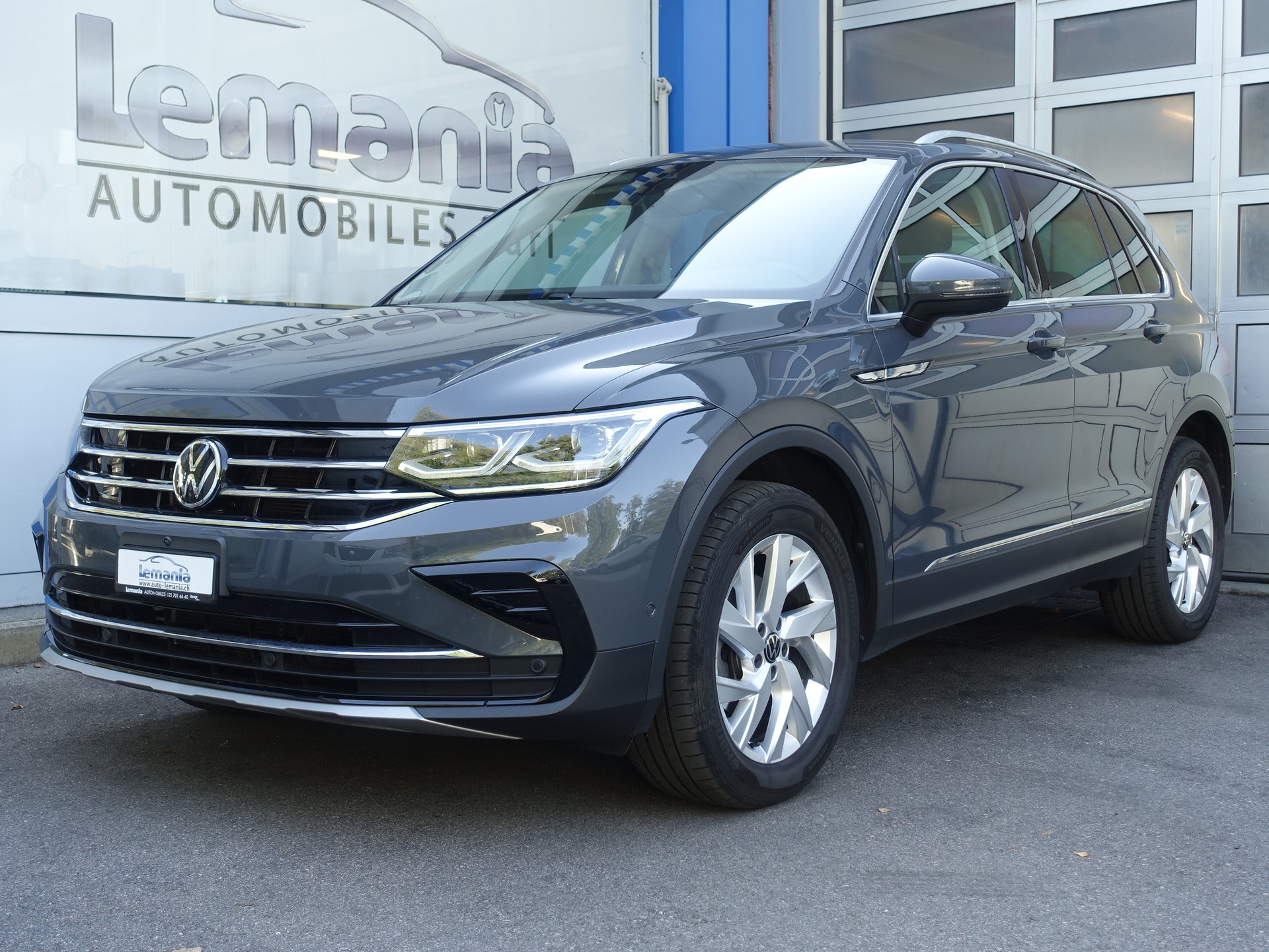 VW Tiguan 2.0 TDI SCR Elegance 4Motion DSG-showroom-element-1