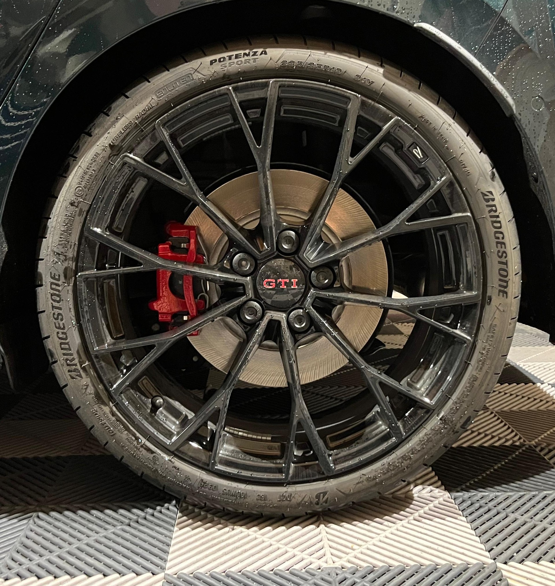 VW Golf 2.0 TSI GTI Edition 50 DSG-image-17