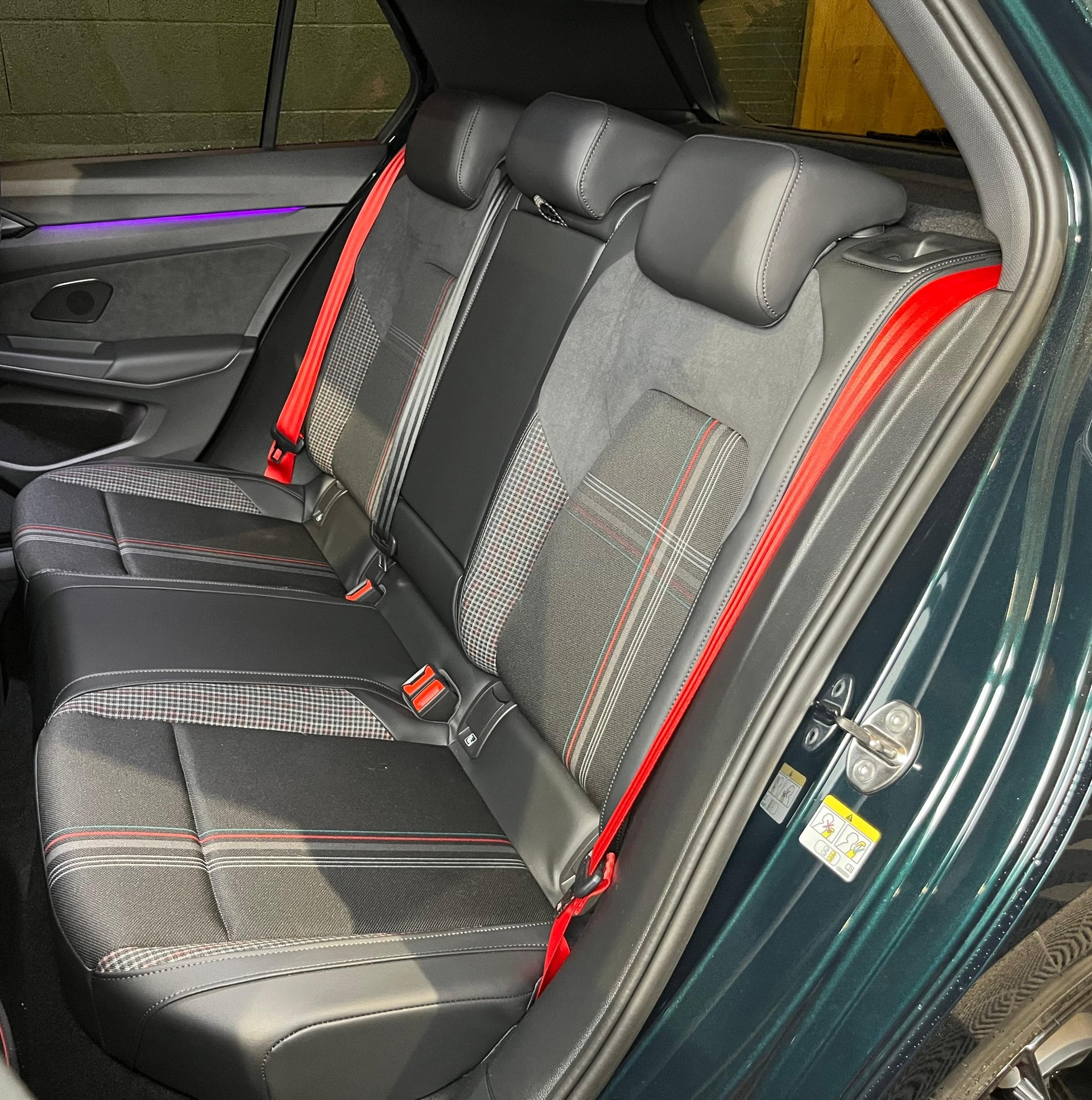 VW Golf 2.0 TSI GTI Edition 50 DSG-image-9
