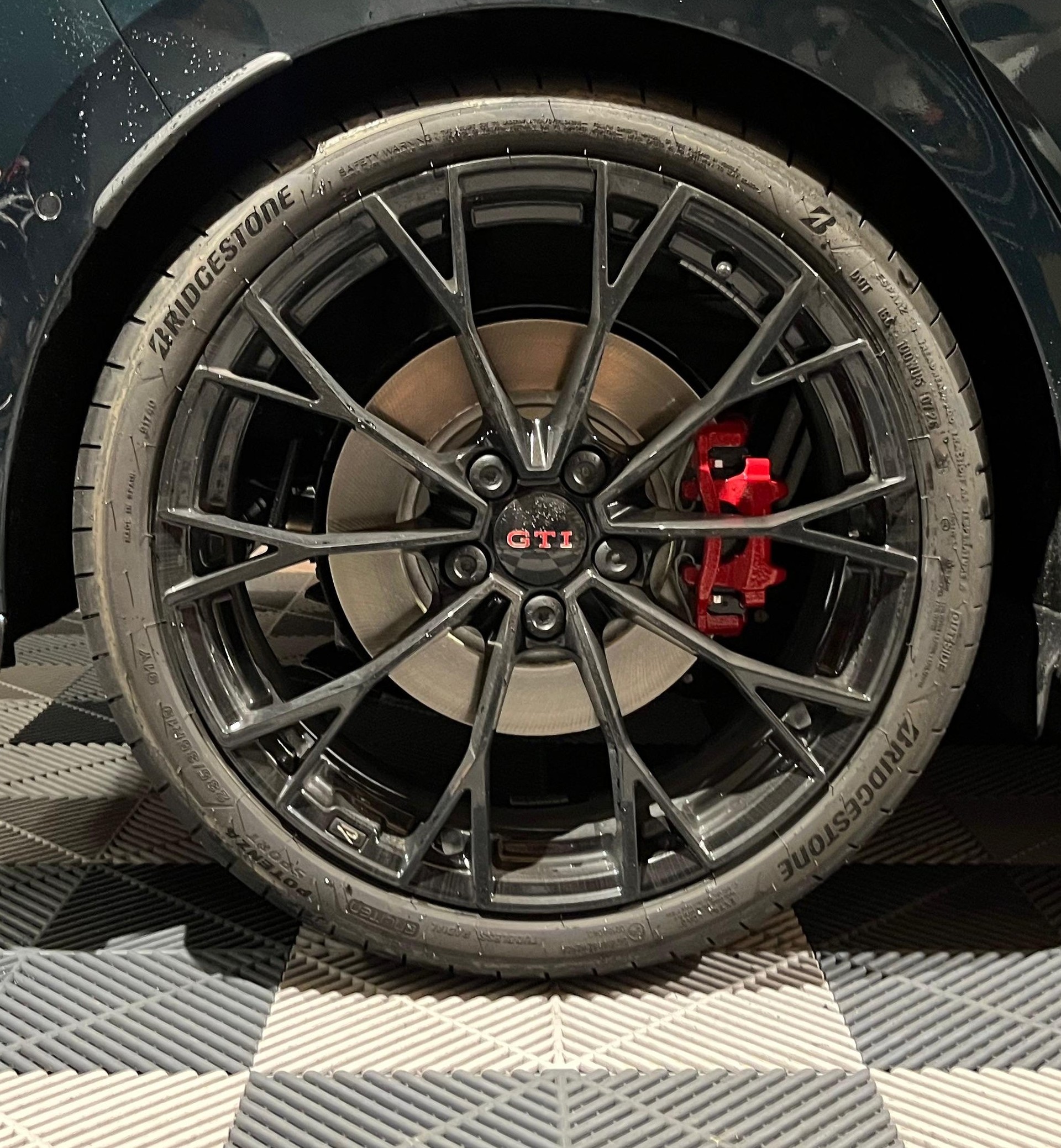VW Golf 2.0 TSI GTI Edition 50 DSG-image-16