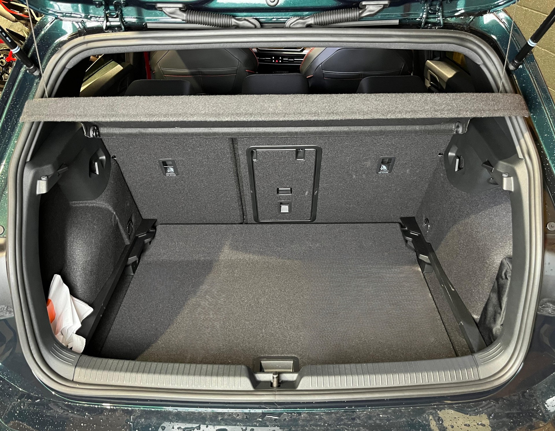 VW Golf 2.0 TSI GTI Edition 50 DSG-image-14