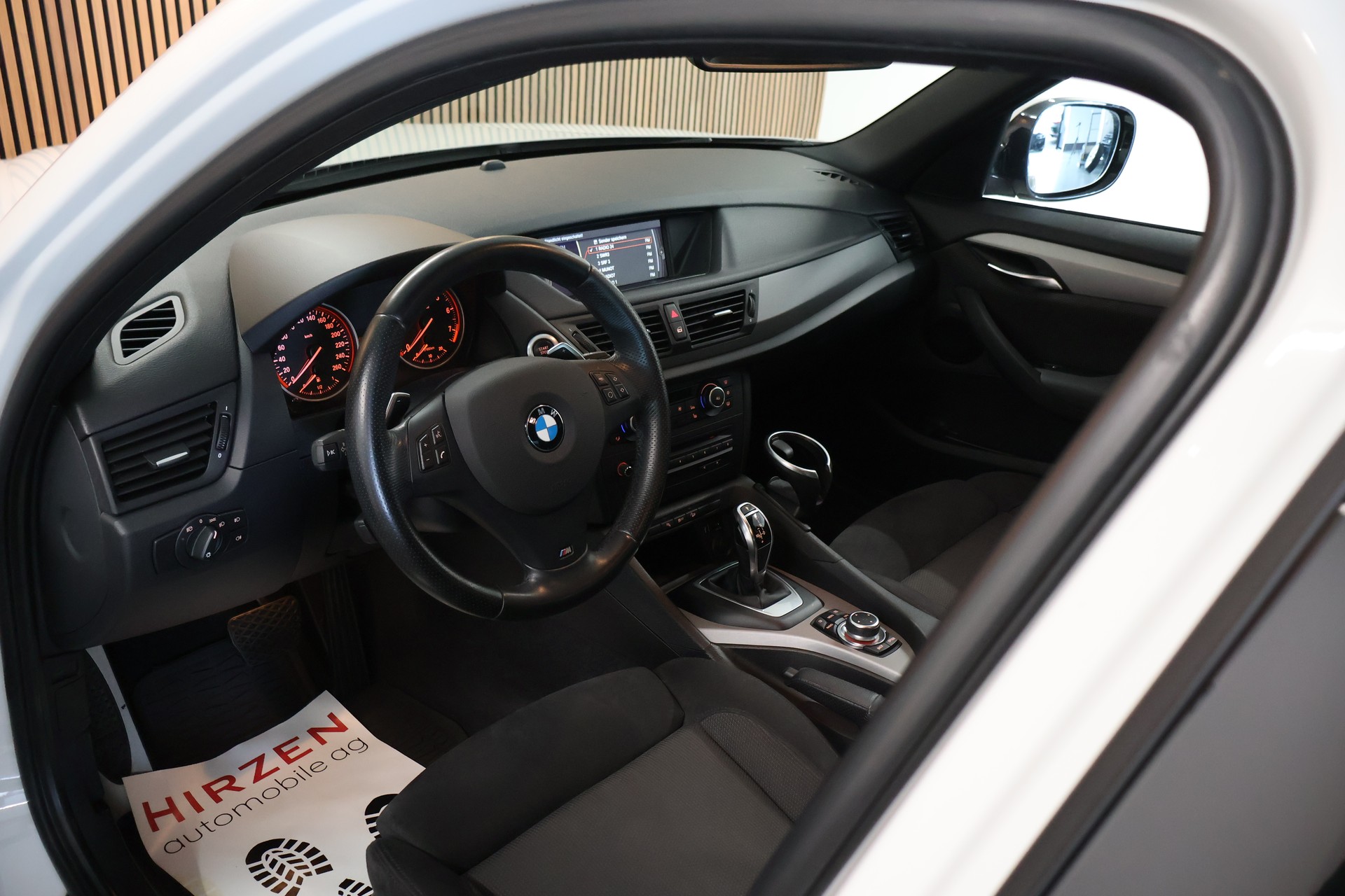 BMW X1 xDrive 28i Steptronic M Sport Paket-image-8