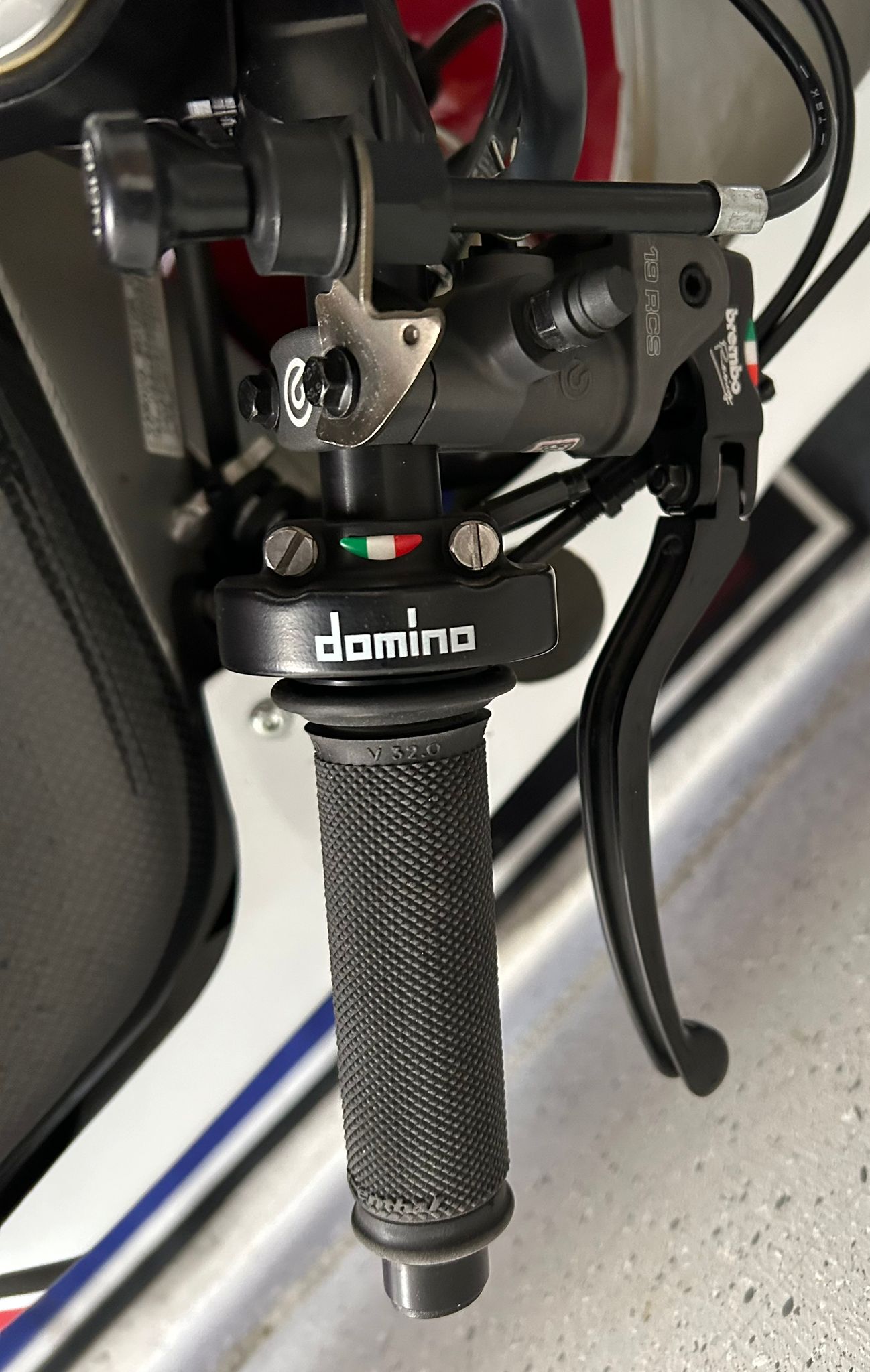 YAMAHA YZF-R1-image-8