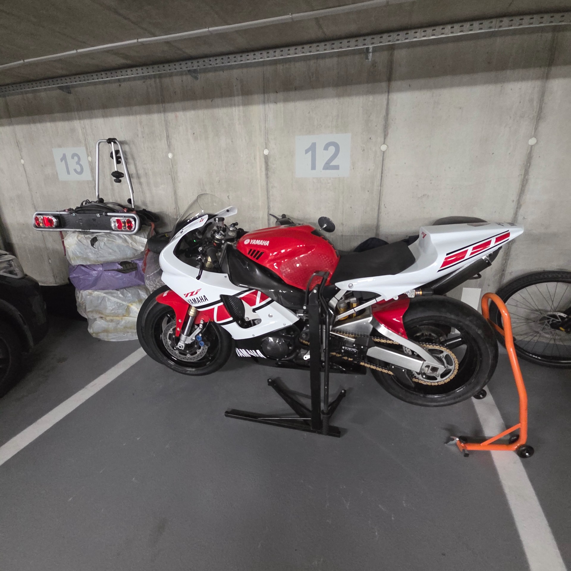 YAMAHA YZF-R1-image-2