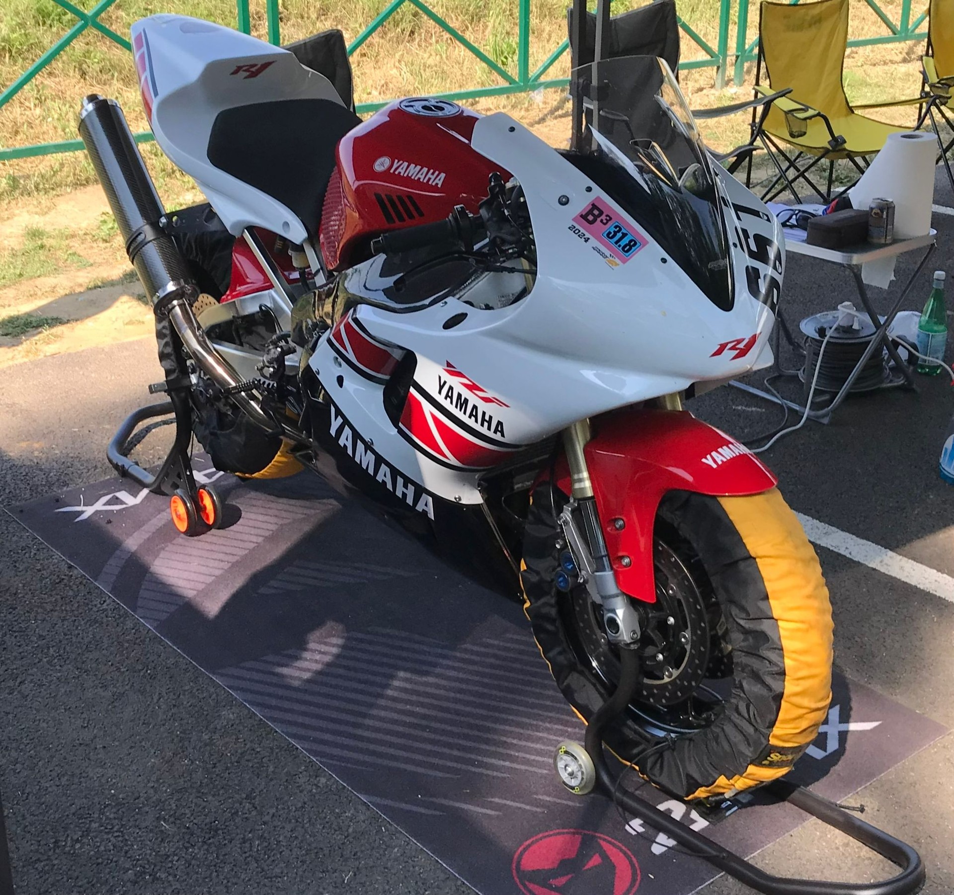 YAMAHA YZF-R1-image-3