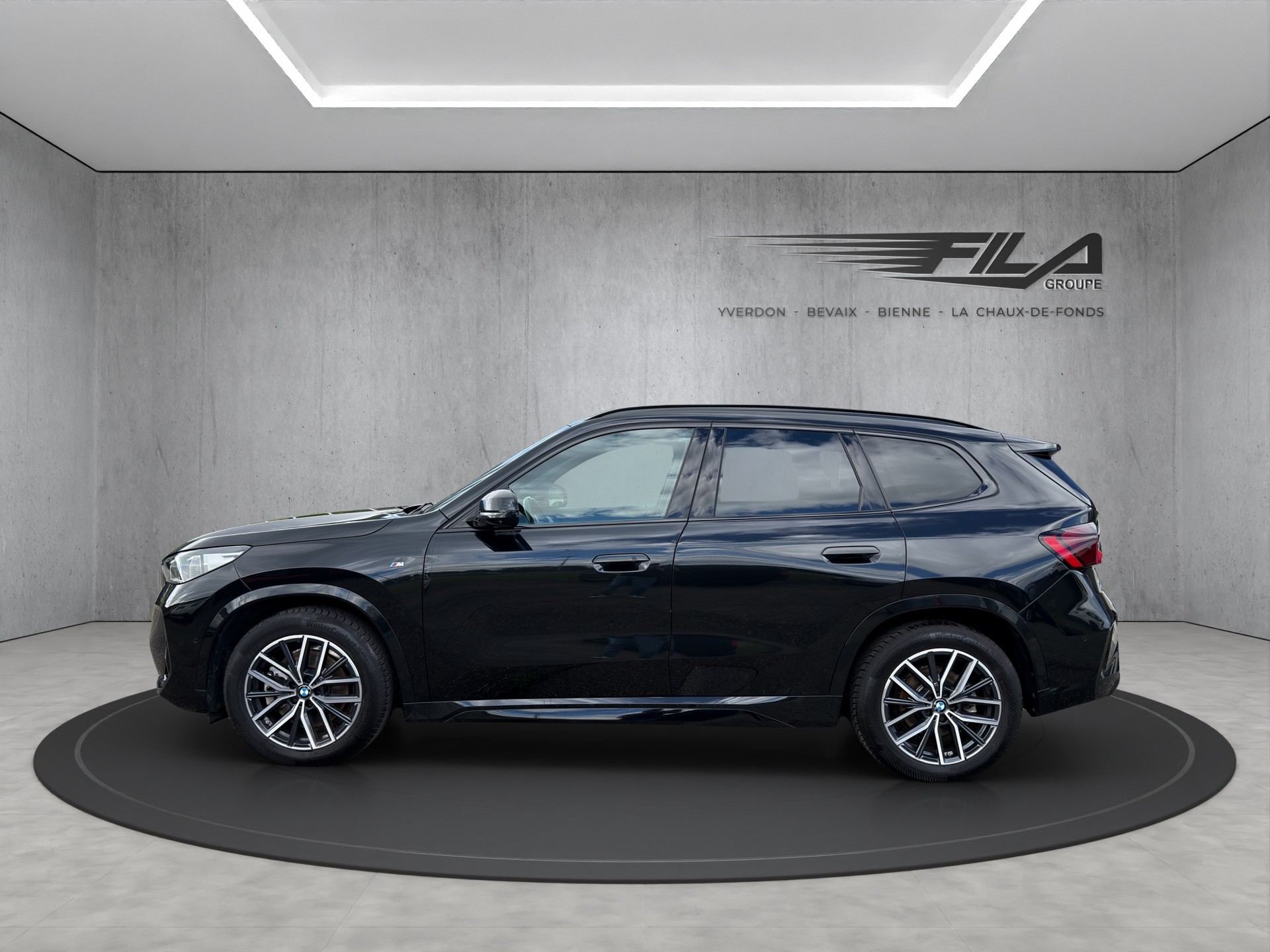 BMW X1 U11 23i xDrive-showroom-element-3