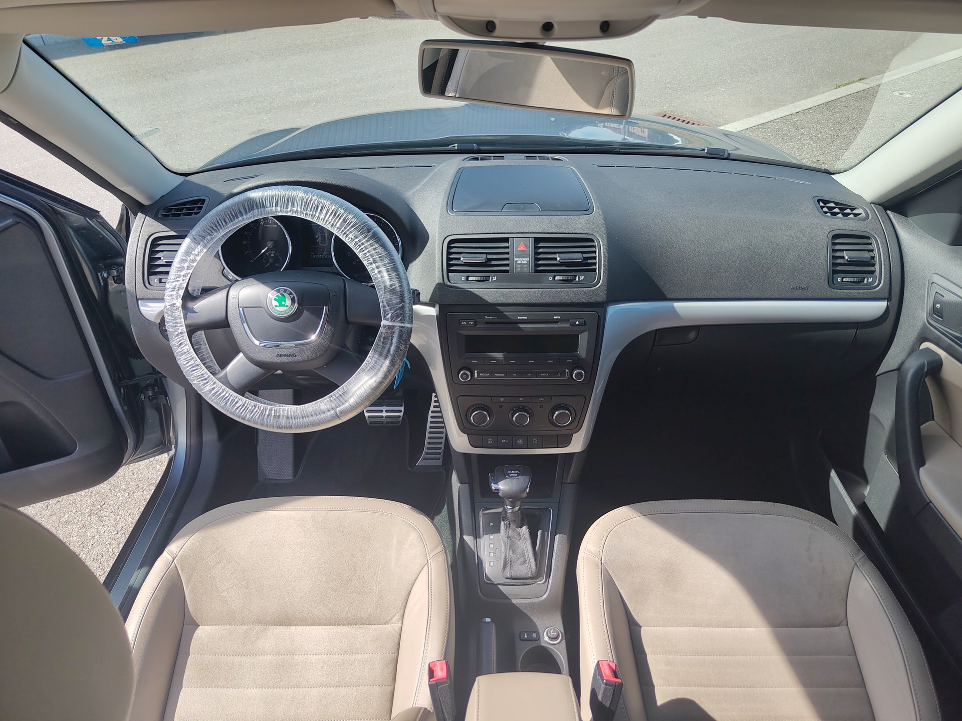 SKODA Yeti 2.0 TDI Ambition 4x4 DSG-image-10