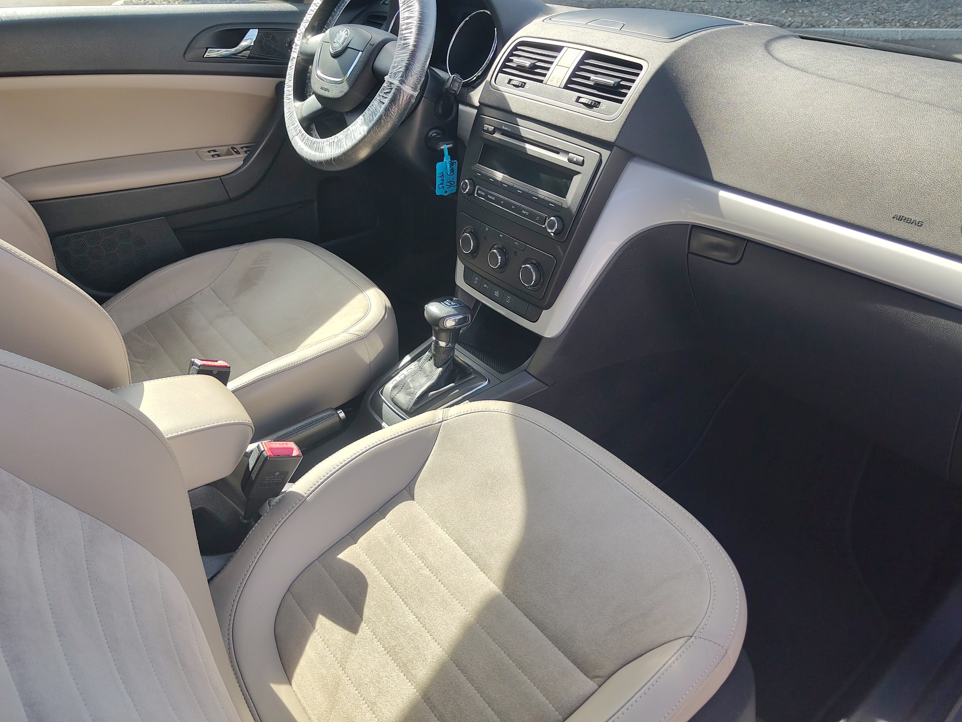 SKODA Yeti 2.0 TDI Ambition 4x4 DSG-image-6