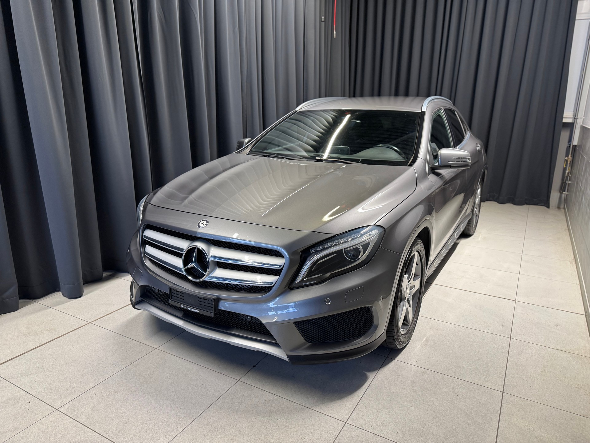 MERCEDES-BENZ GLA 220 d Urban 4Matic 7G-DCT (15)-showroom-element-2