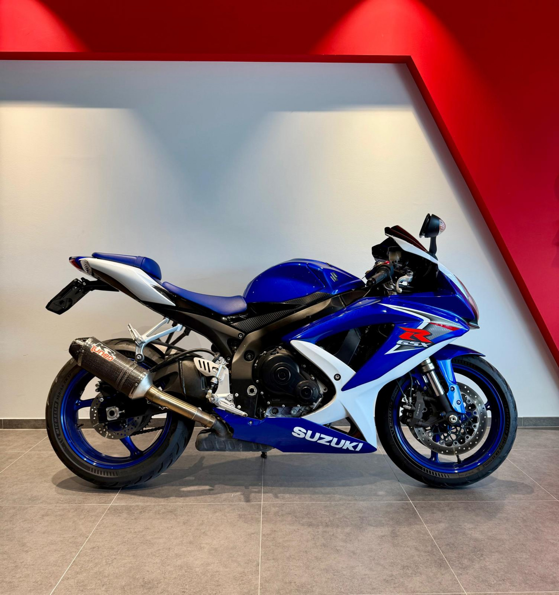 SUZUKI GSX-R 600-image-1