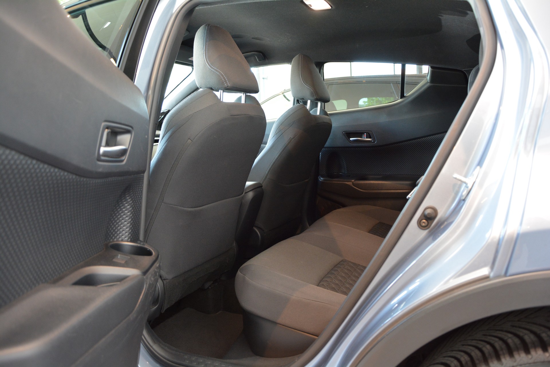 TOYOTA C-HR 2.0 HSD CVT Style-image-10