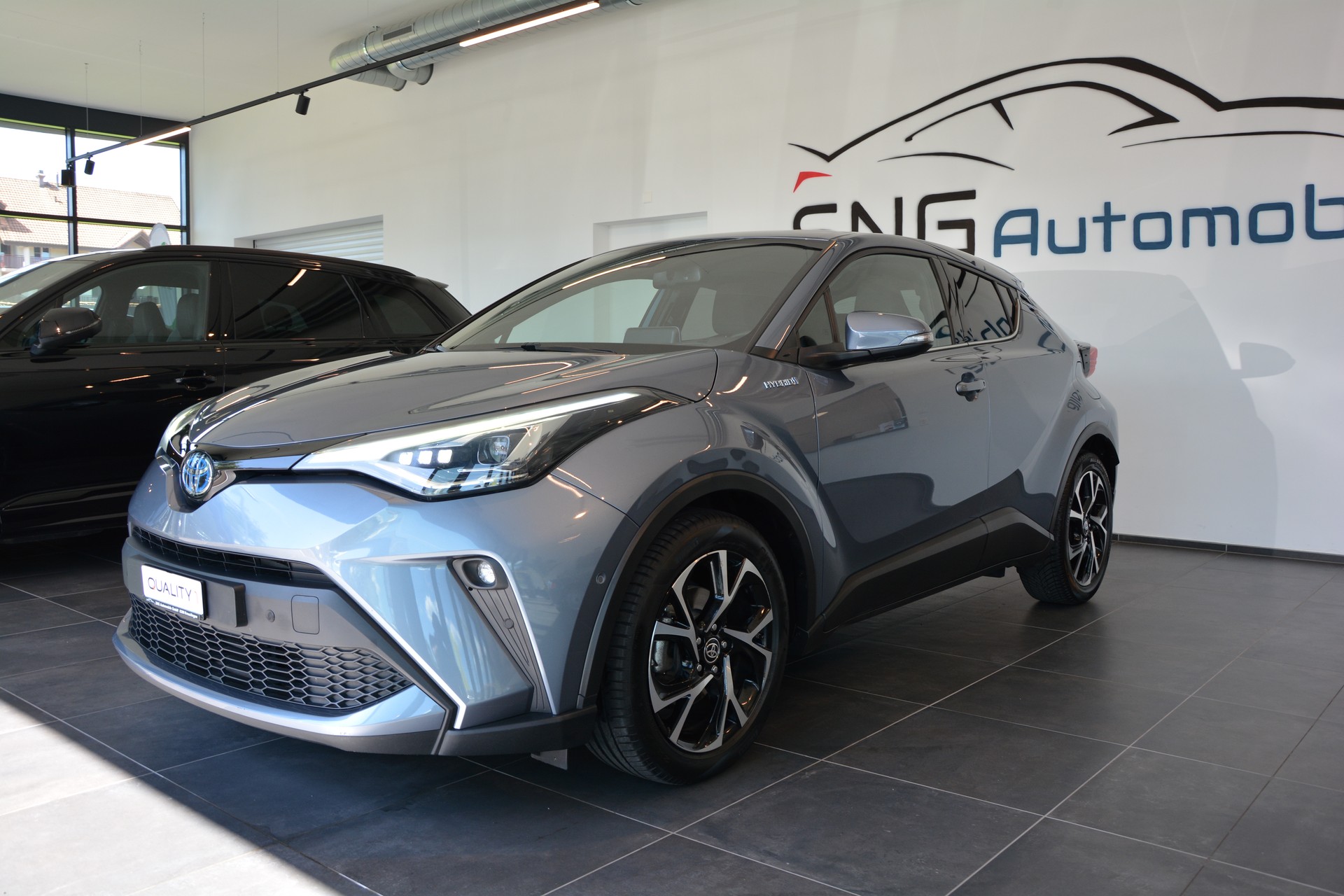 TOYOTA C-HR 2.0 HSD CVT Style-showroom-element-1