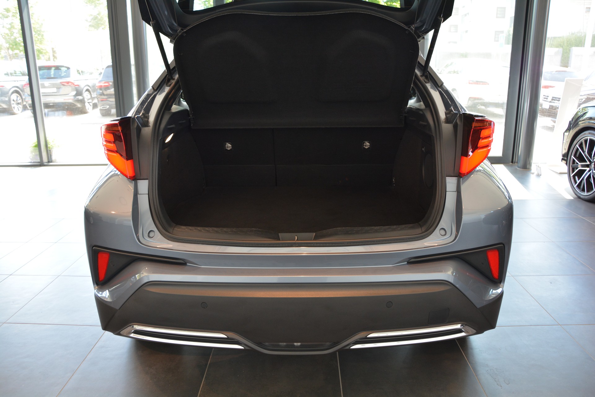 TOYOTA C-HR 2.0 HSD CVT Style-image-14