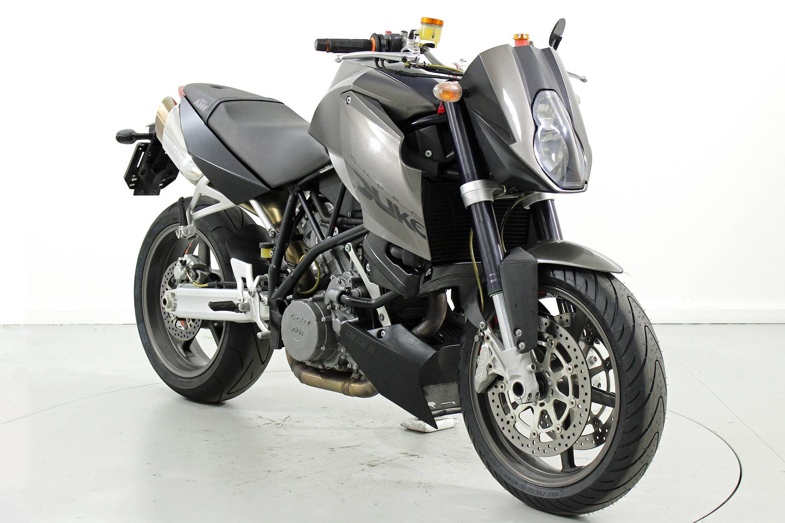 KTM 990 Super Duke-image-1