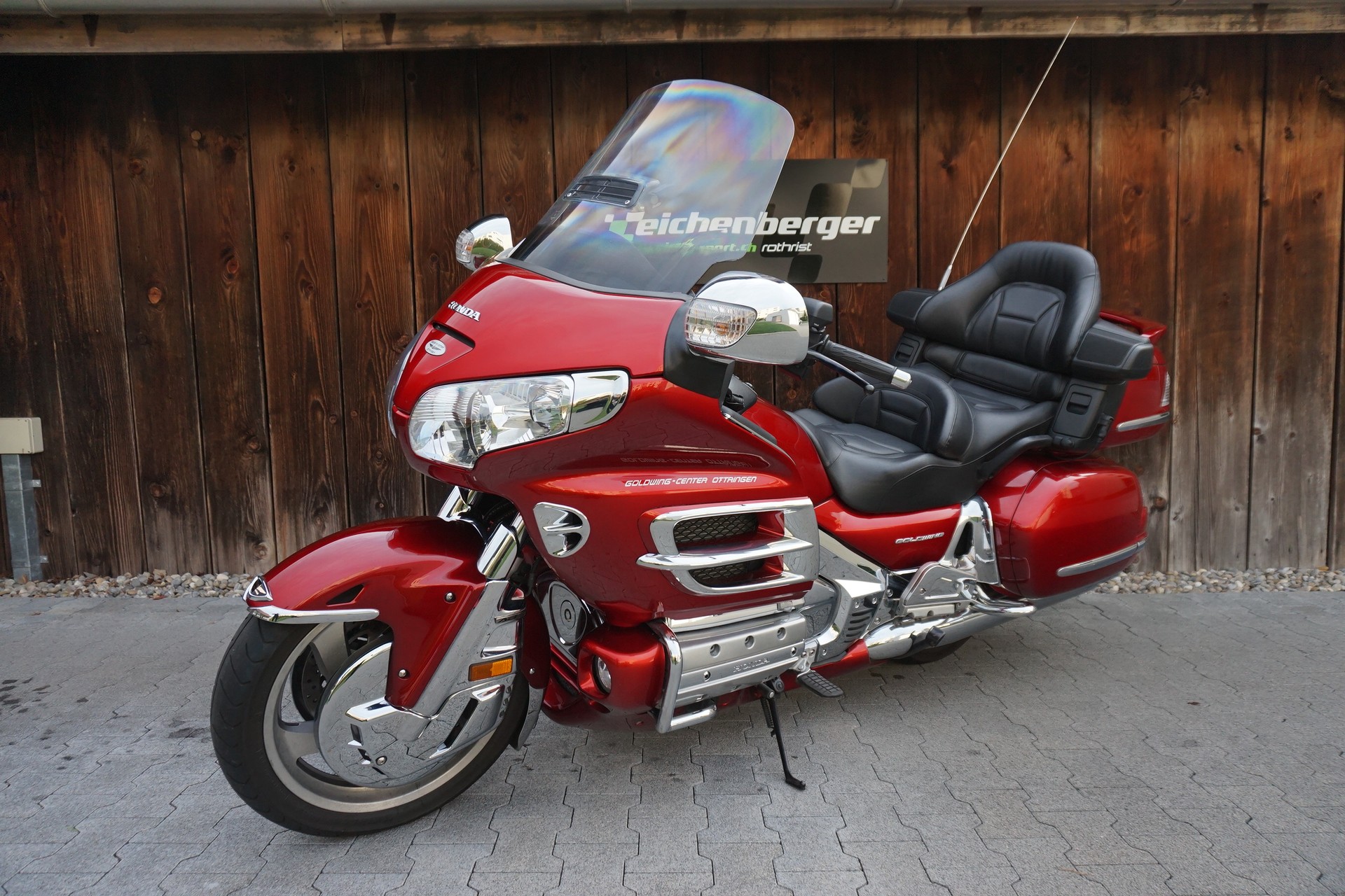 HONDA GL 1800 Goldwing-image-1