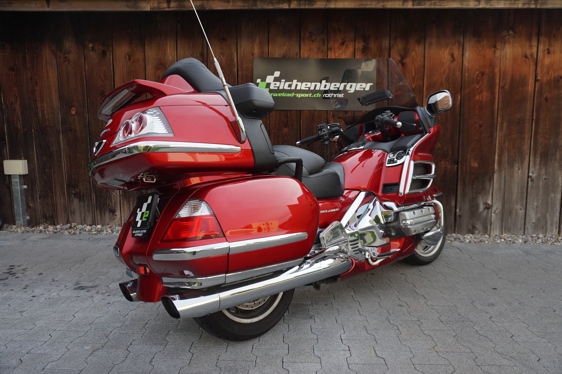 HONDA GL 1800 Goldwing-image-3