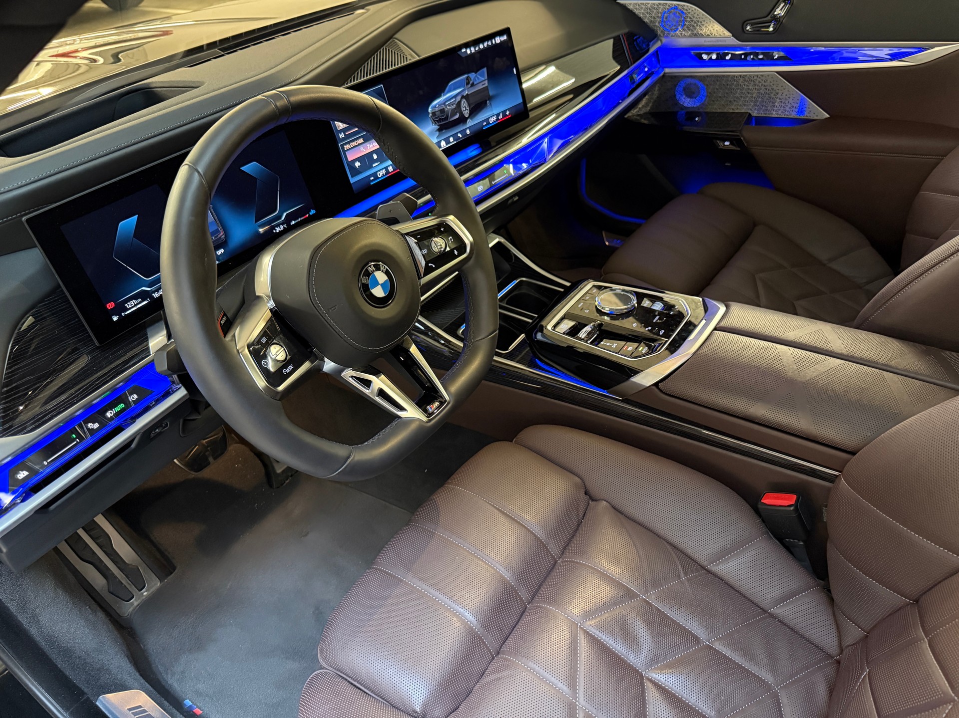 BMW 740d xDrive-image-3