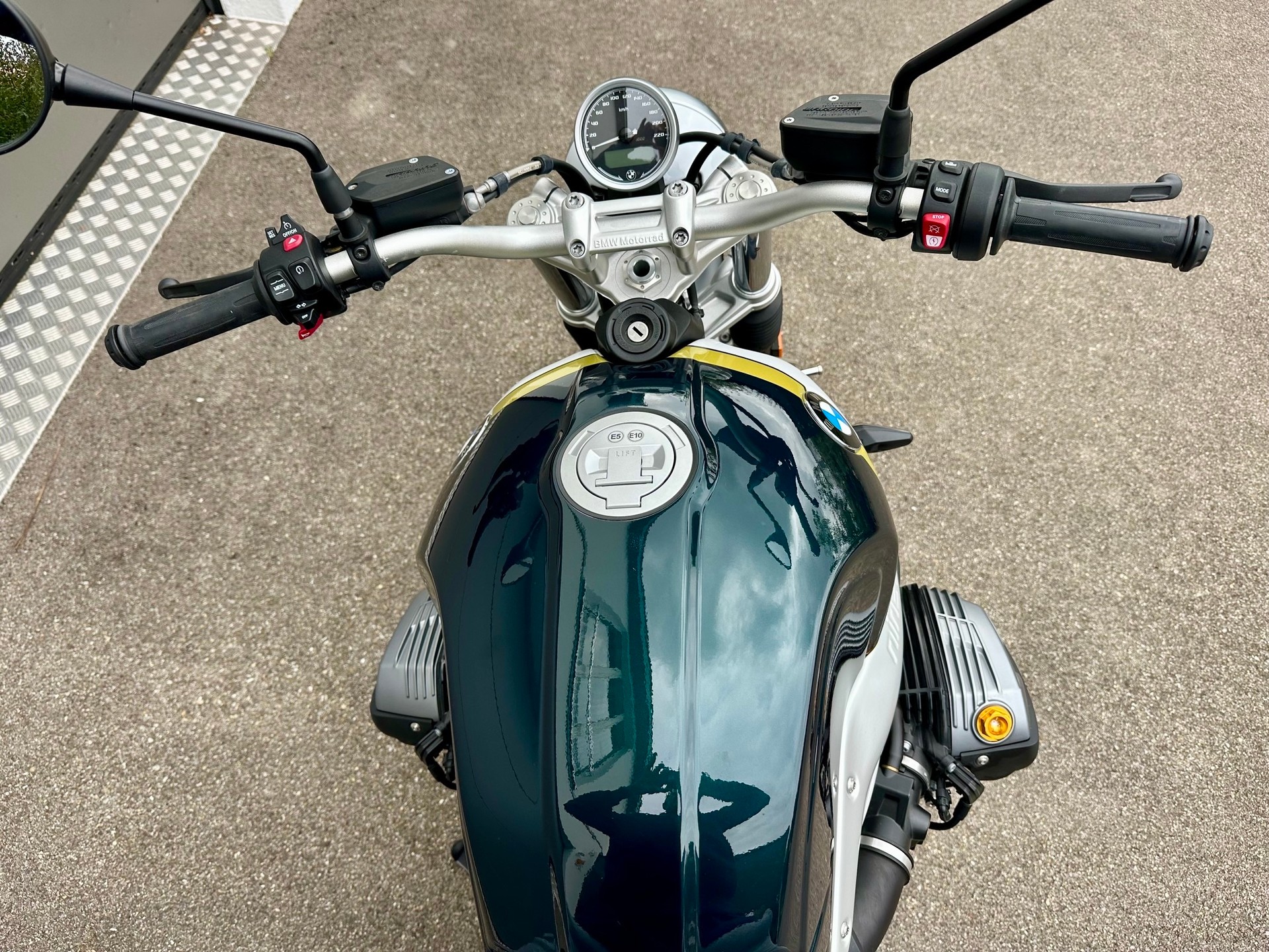 BMW R nineT Scrambler-image-3