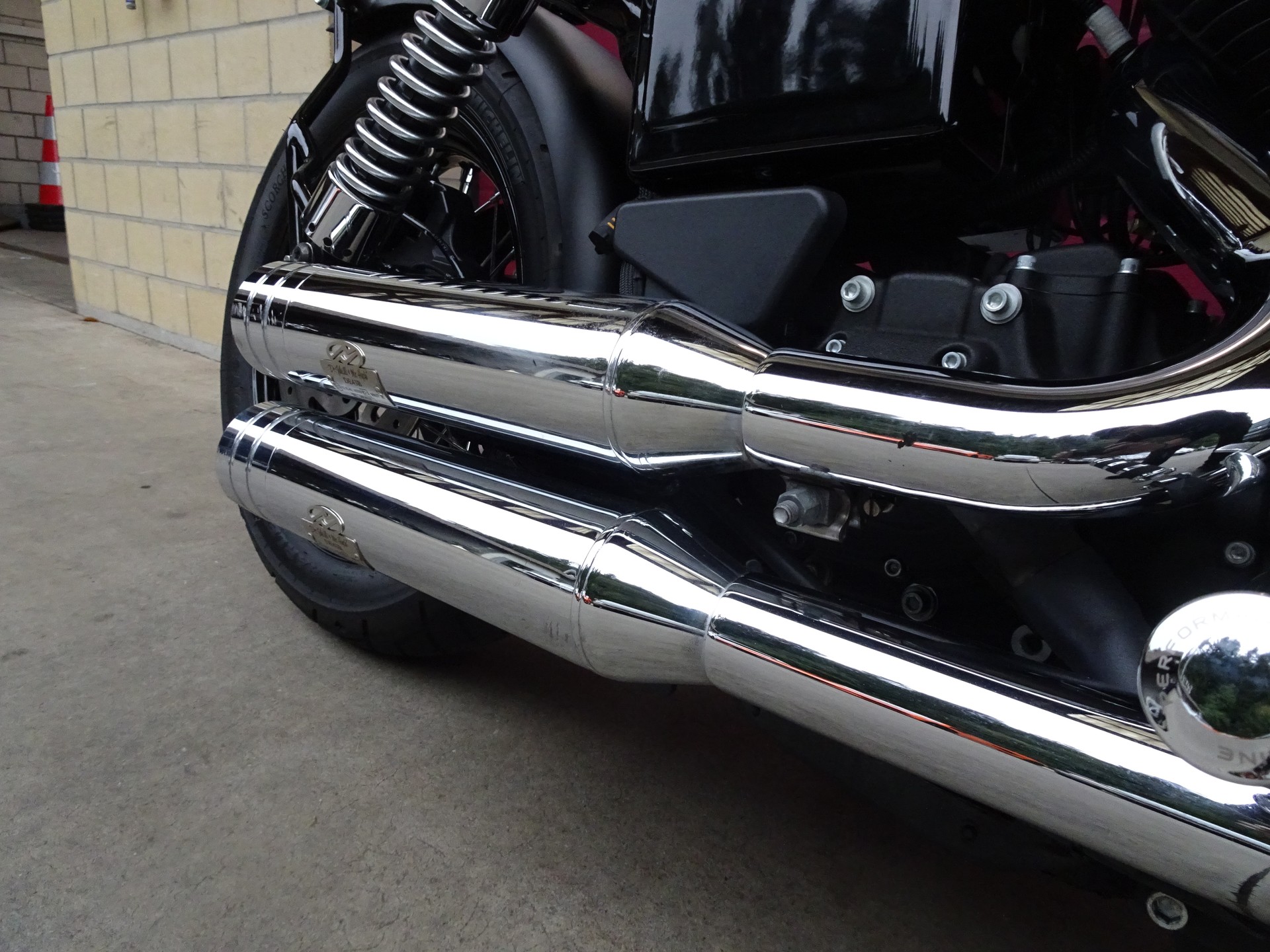 HARLEY-DAVIDSON FXDB Dyna Street Bob 103 ABS-image-12