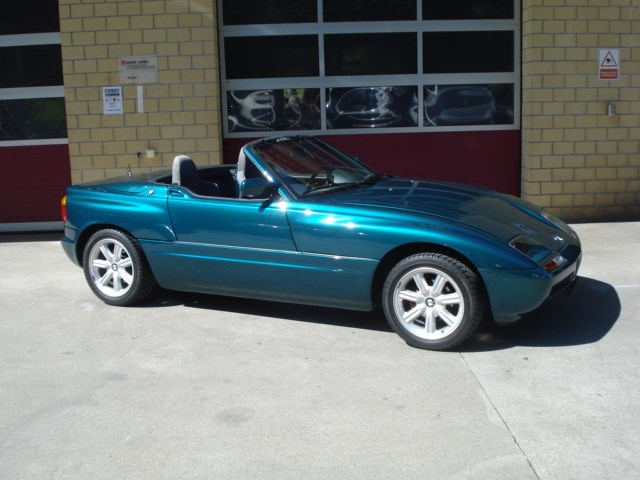 BMW Z1-showroom-element-1