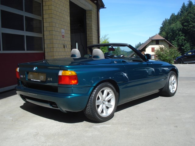 BMW Z1-showroom-element-2