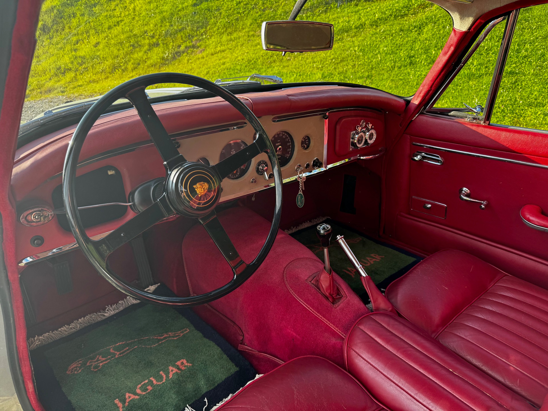 JAGUAR XK150-image-4