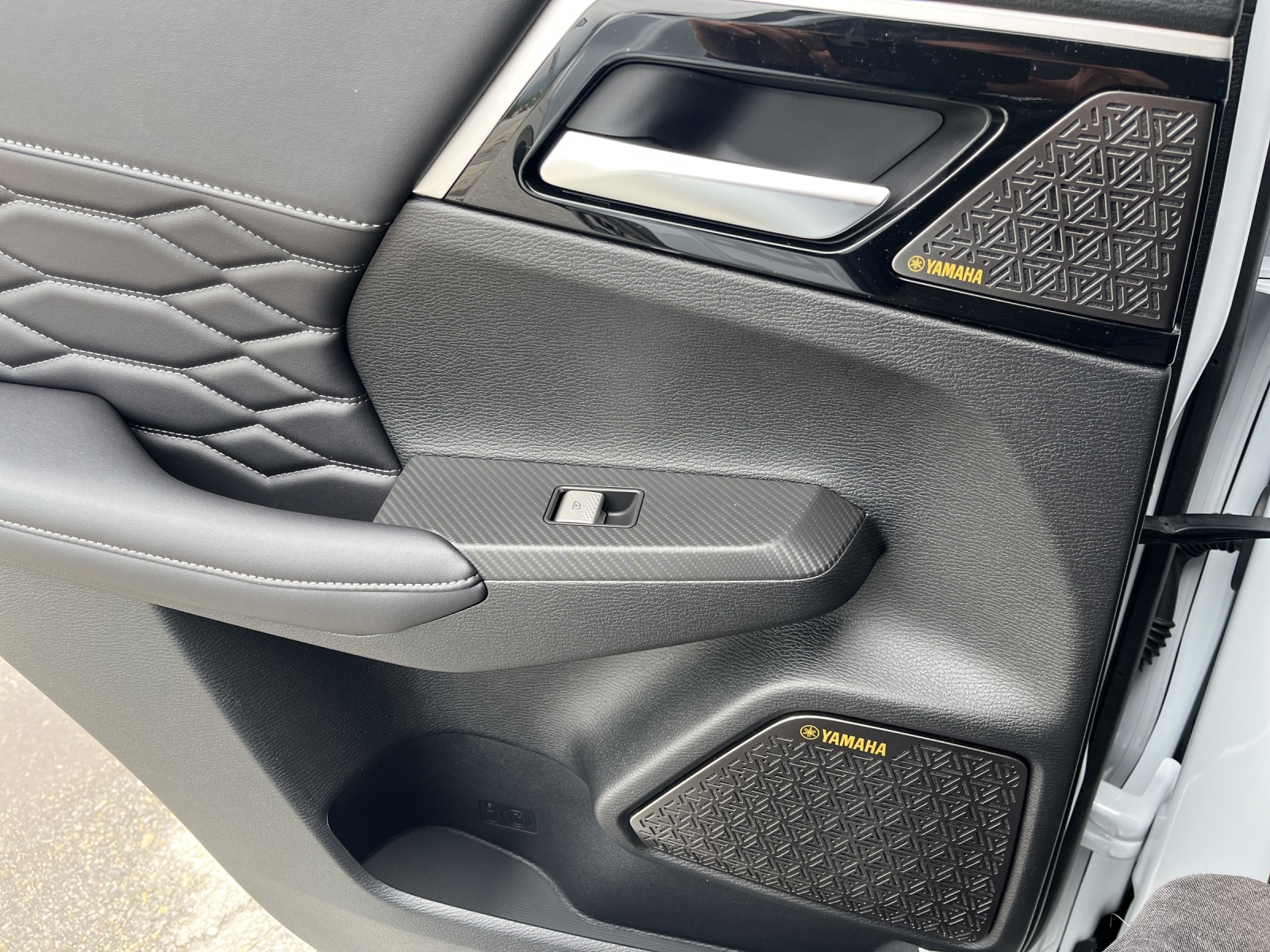 MITSUBISHI Outlander 2.4 PHEV Instyle 4WD Automatic-image-19